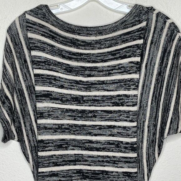 The Limited‎ Sweater - Picture 3 of 8